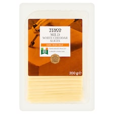 Prírodný zrejúci plnotučný tvrdý syr cheddar plátky 200 g