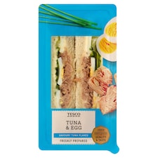 Toastový chlieb s tuniakom, majonézovou omáčkou, vajciami, šalátom a jarnou cibuľkou 186 g