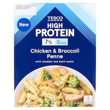High Protein varené semolinové cestoviny penne s bazalkovou omáčkou a kuracím mäsom 400 g